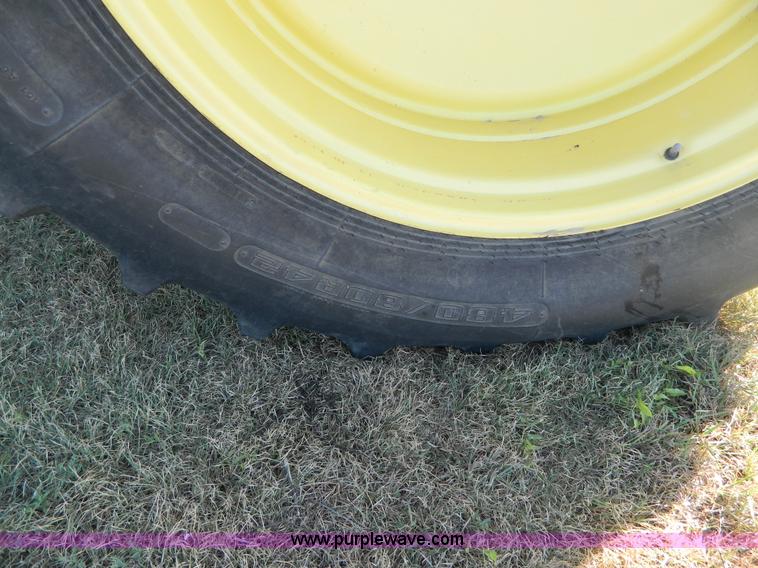 image for item K8188 1991 John Deere 8760 4WD tractor