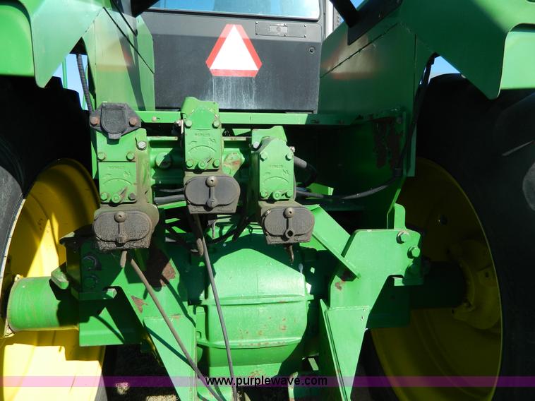 image for item K8188 1991 John Deere 8760 4WD tractor
