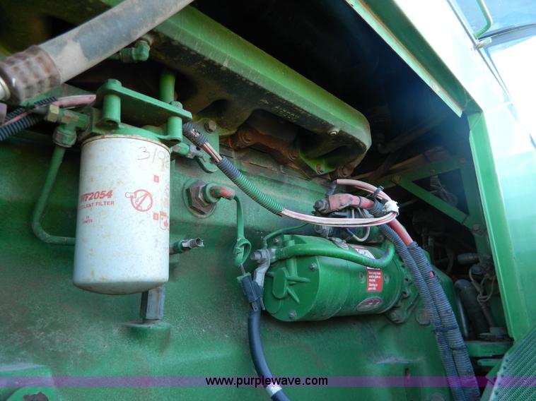 image for item K8188 1991 John Deere 8760 4WD tractor