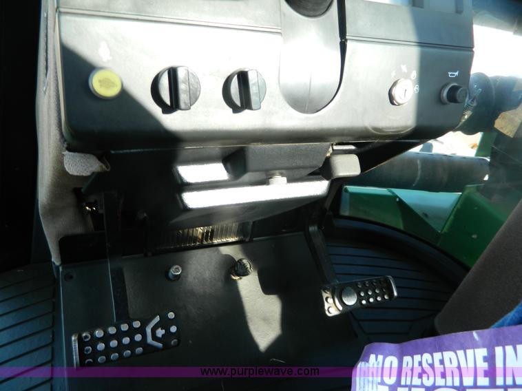 image for item K8188 1991 John Deere 8760 4WD tractor