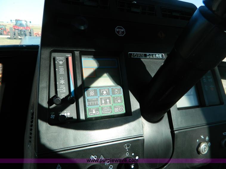 image for item K8188 1991 John Deere 8760 4WD tractor