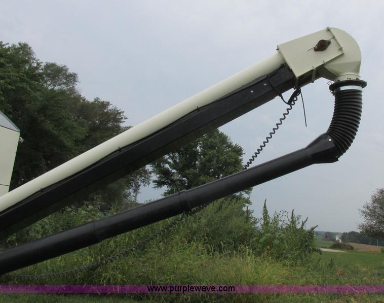 image for item L4068 Friesen 375 seed tender