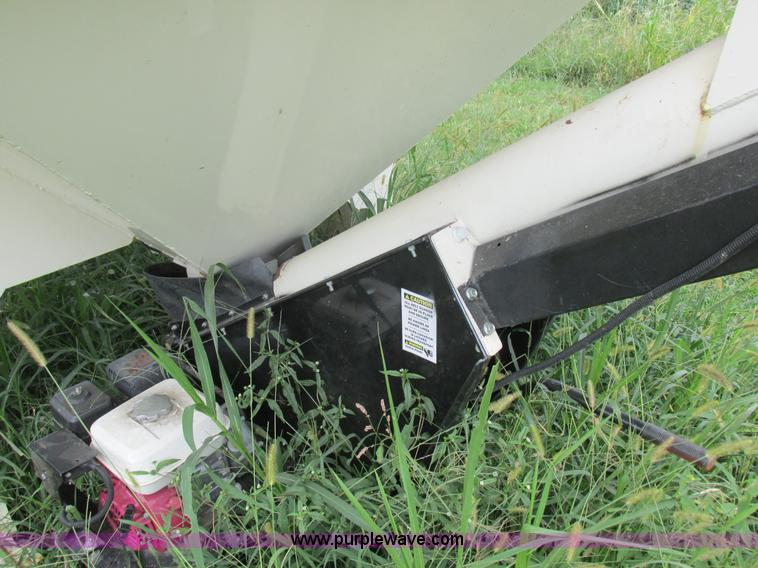 image for item L4068 Friesen 375 seed tender