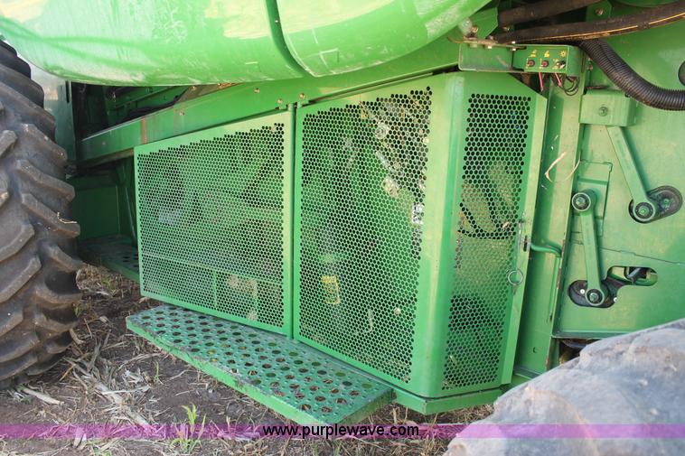 image for item L4410 2000 John Deere 9650 STS RWA combine