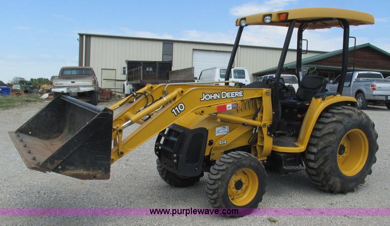 image for item L5263 2007 John Deere 110 MFWD tractor