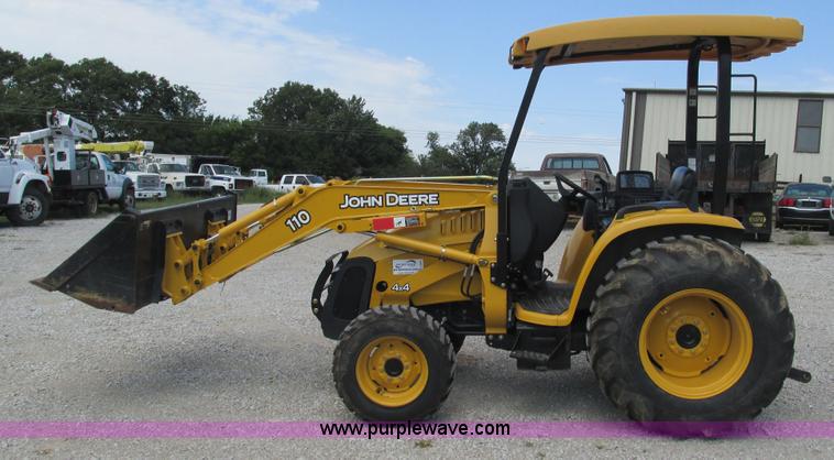 image for item L5263 2007 John Deere 110 MFWD tractor