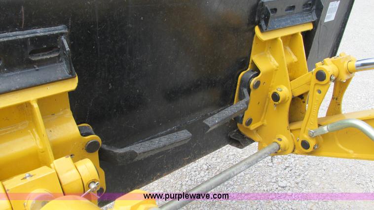 image for item L5263 2007 John Deere 110 MFWD tractor