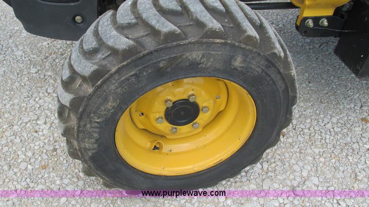 image for item L5263 2007 John Deere 110 MFWD tractor