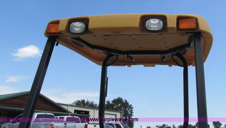 image for item L5263 2007 John Deere 110 MFWD tractor