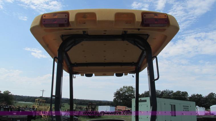 image for item L5263 2007 John Deere 110 MFWD tractor