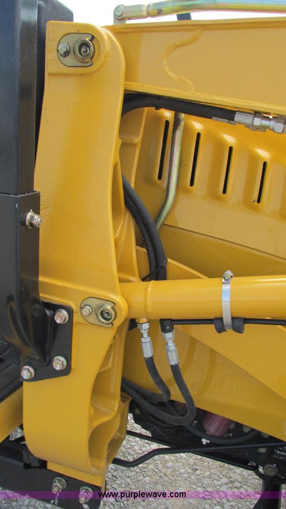 image for item L5263 2007 John Deere 110 MFWD tractor