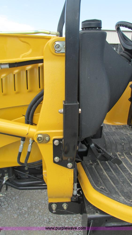 image for item L5263 2007 John Deere 110 MFWD tractor