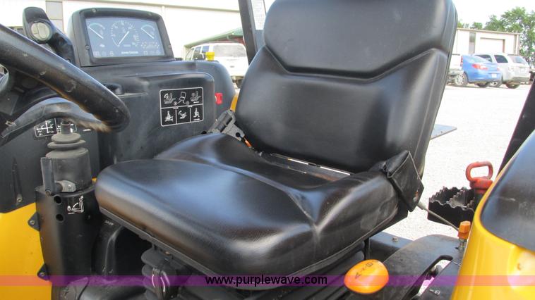 image for item L5263 2007 John Deere 110 MFWD tractor