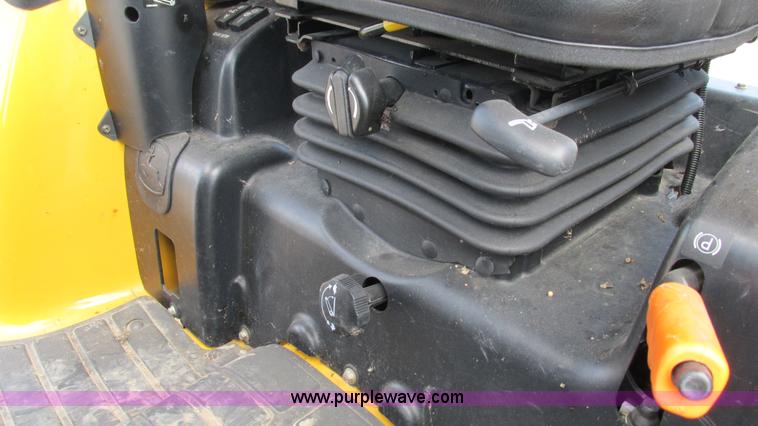 image for item L5263 2007 John Deere 110 MFWD tractor