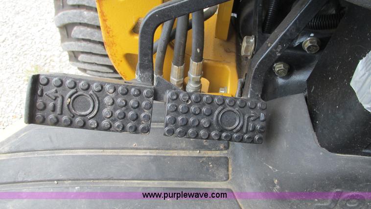 image for item L5263 2007 John Deere 110 MFWD tractor