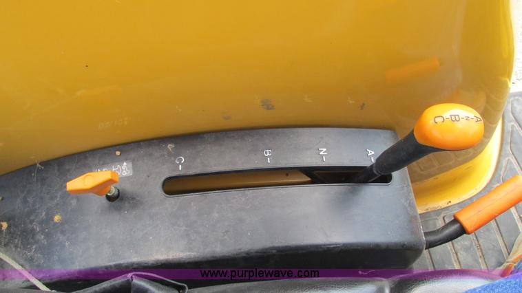 image for item L5263 2007 John Deere 110 MFWD tractor