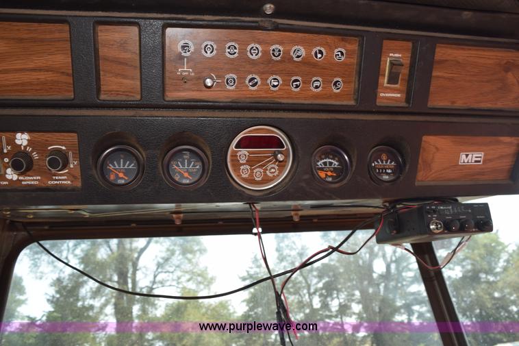 image for item L5816 1981 Massey-Ferguson 860 combine