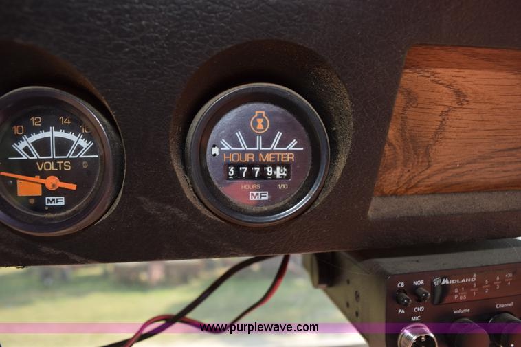 image for item L5816 1981 Massey-Ferguson 860 combine