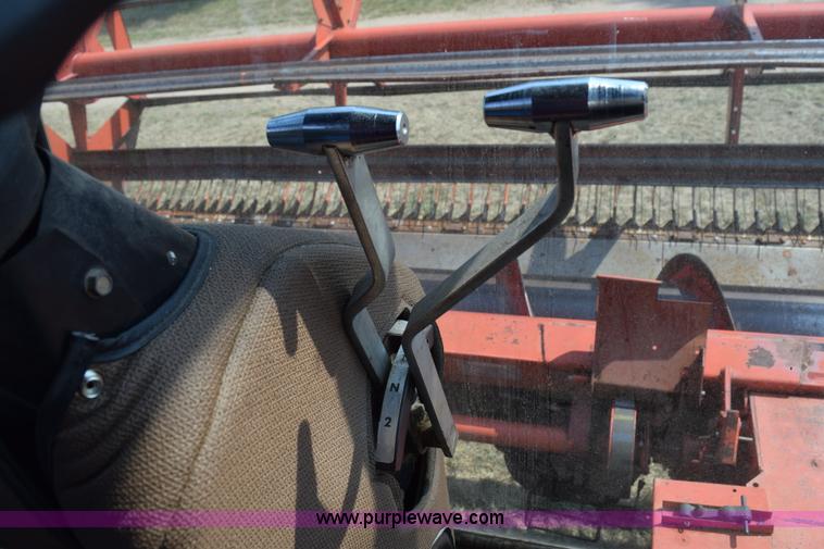 image for item L5816 1981 Massey-Ferguson 860 combine