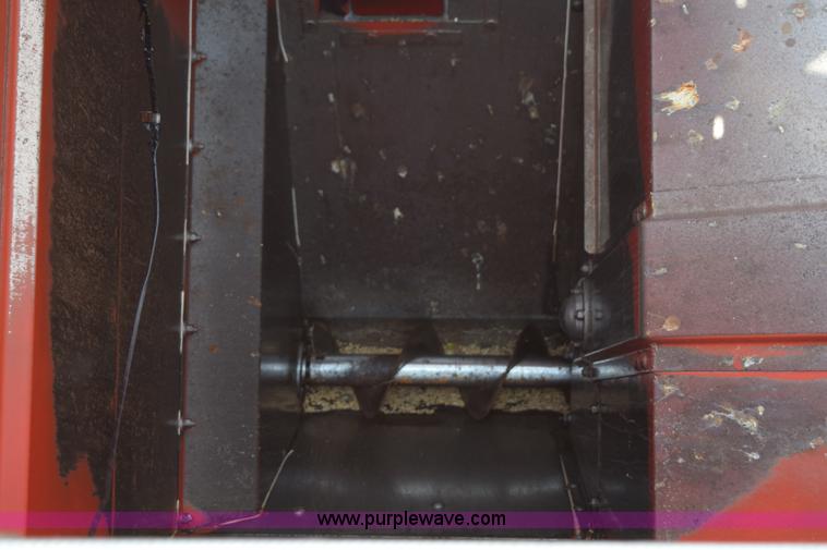 image for item L5816 1981 Massey-Ferguson 860 combine