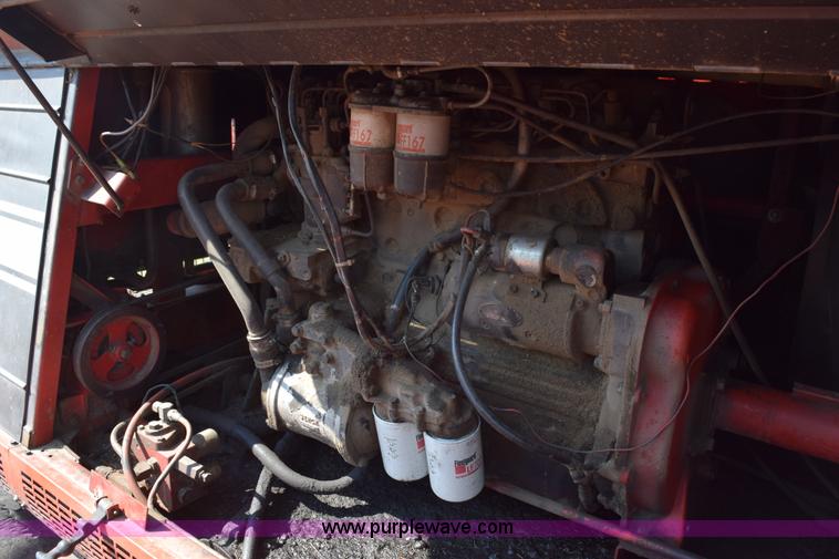 image for item L5816 1981 Massey-Ferguson 860 combine