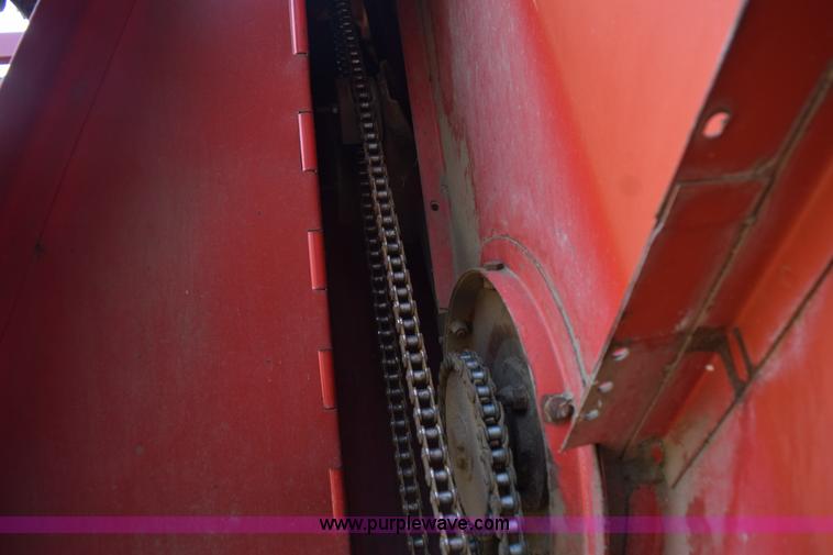 image for item L5816 1981 Massey-Ferguson 860 combine