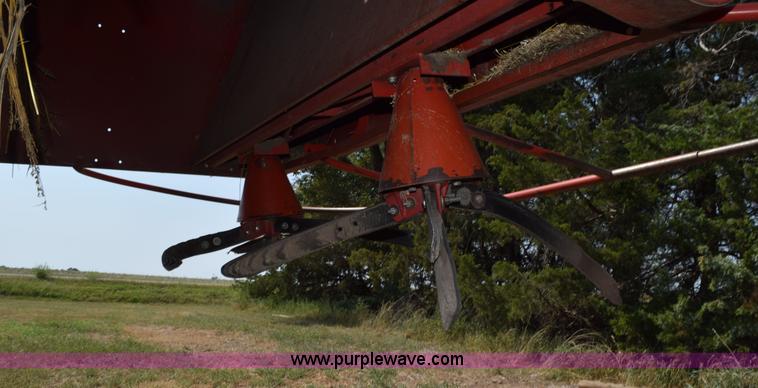 image for item L5816 1981 Massey-Ferguson 860 combine