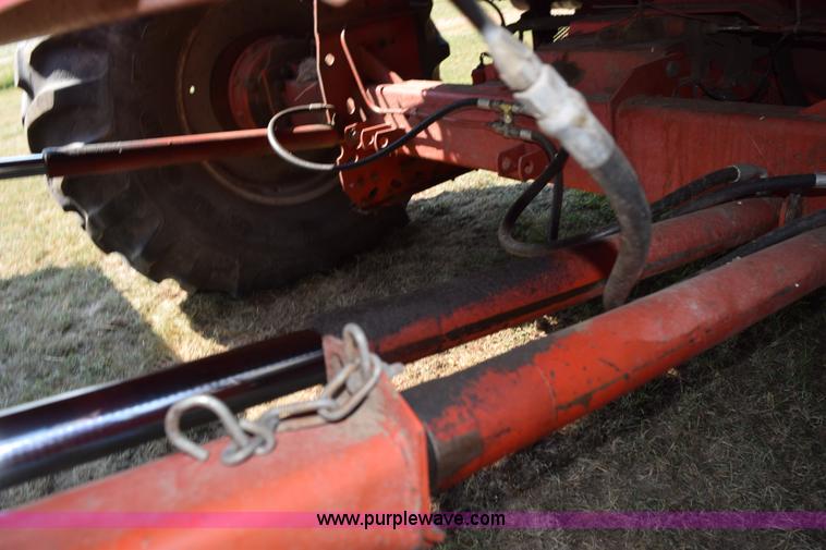 image for item L5816 1981 Massey-Ferguson 860 combine