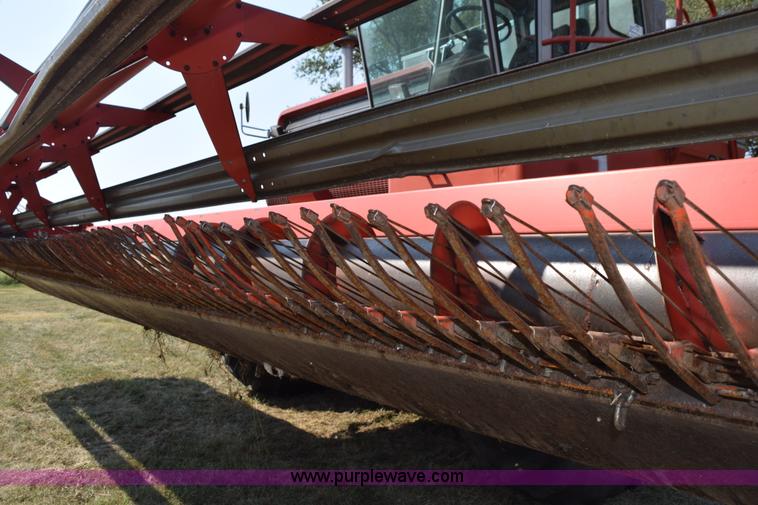 image for item L5816 1981 Massey-Ferguson 860 combine