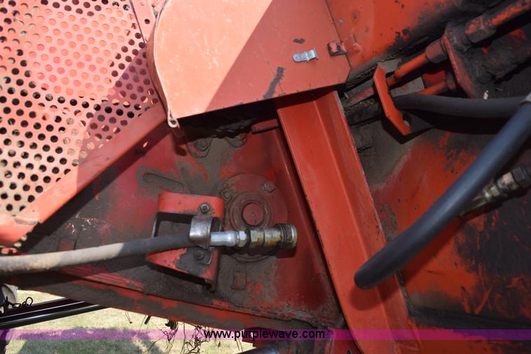 image for item L5816 1981 Massey-Ferguson 860 combine