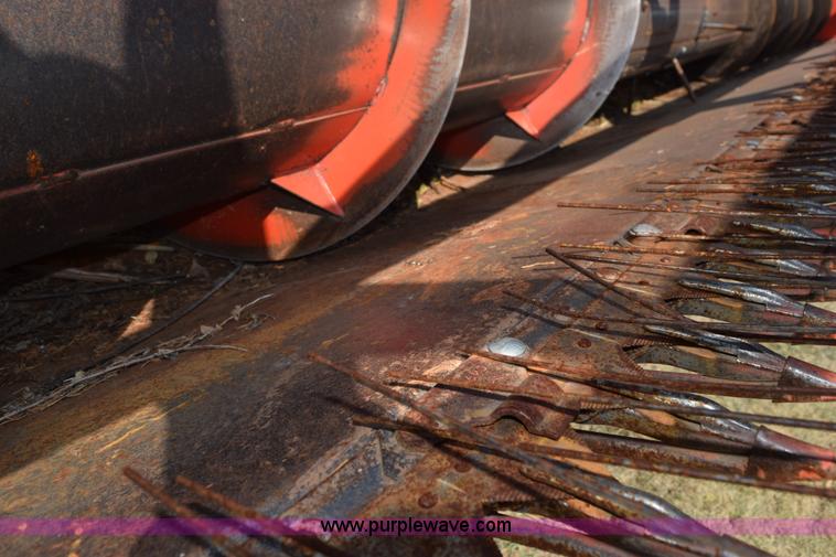 image for item L5816 1981 Massey-Ferguson 860 combine