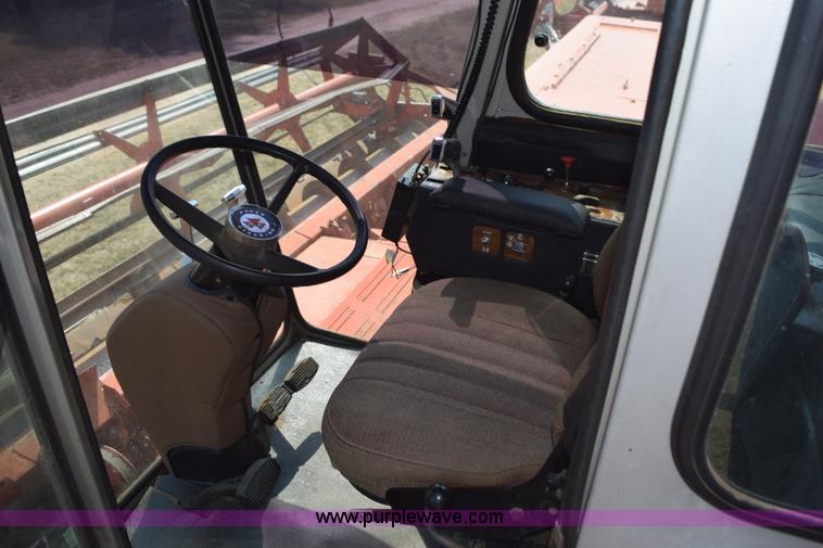 image for item L5817 1981 Massey-Ferguson 860 combine