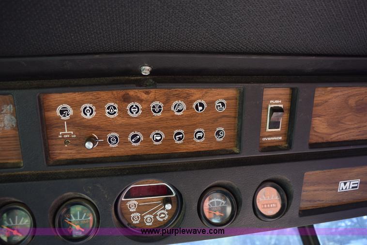 image for item L5817 1981 Massey-Ferguson 860 combine