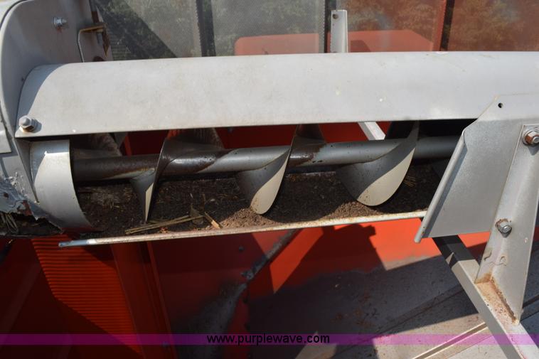 image for item L5817 1981 Massey-Ferguson 860 combine