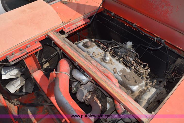 image for item L5817 1981 Massey-Ferguson 860 combine