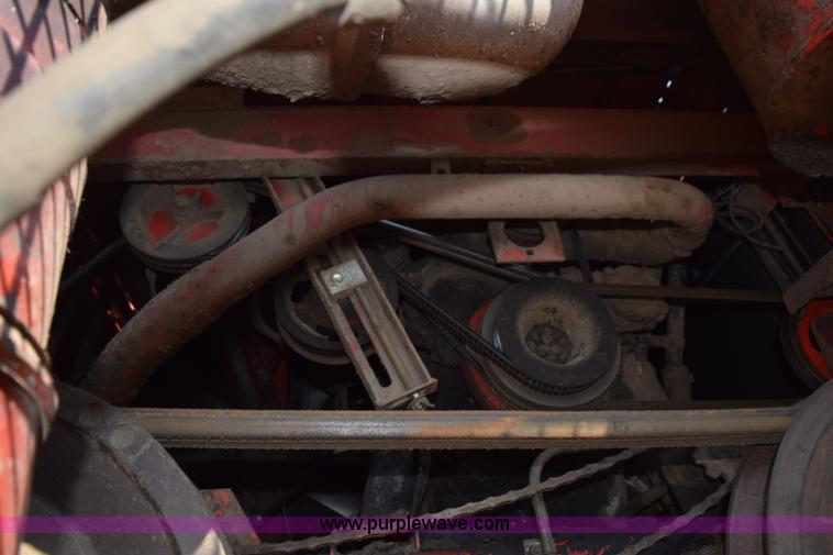 image for item L5817 1981 Massey-Ferguson 860 combine