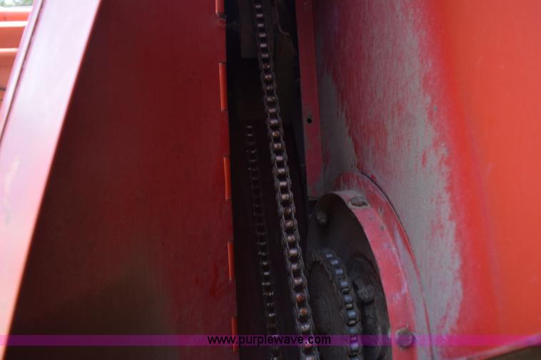 image for item L5817 1981 Massey-Ferguson 860 combine