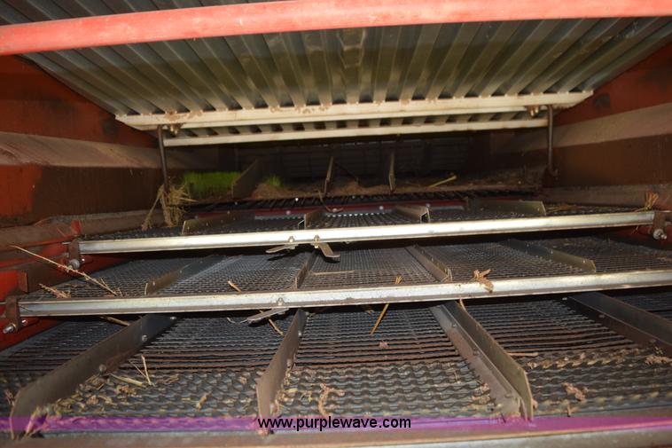 image for item L5817 1981 Massey-Ferguson 860 combine