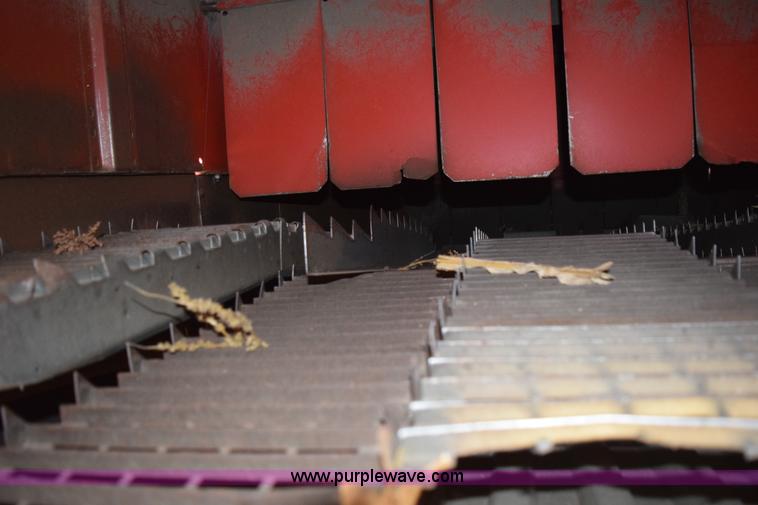 image for item L5817 1981 Massey-Ferguson 860 combine