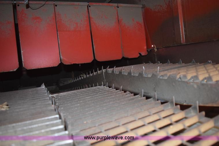 image for item L5817 1981 Massey-Ferguson 860 combine