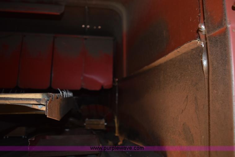 image for item L5817 1981 Massey-Ferguson 860 combine