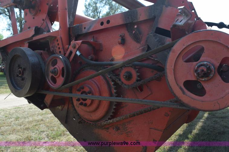 image for item L5817 1981 Massey-Ferguson 860 combine