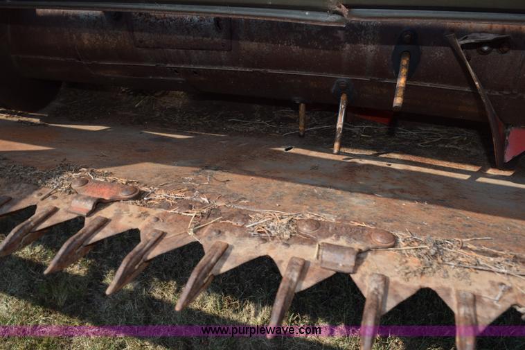 image for item L5817 1981 Massey-Ferguson 860 combine