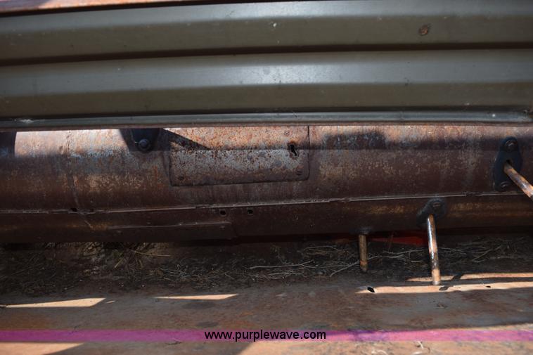 image for item L5817 1981 Massey-Ferguson 860 combine