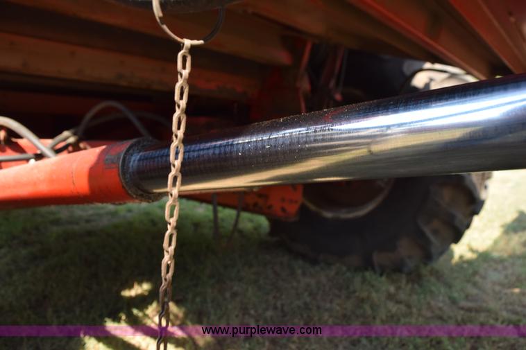 image for item L5817 1981 Massey-Ferguson 860 combine