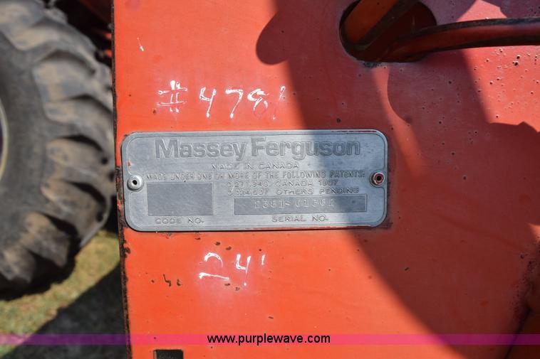 image for item L5817 1981 Massey-Ferguson 860 combine