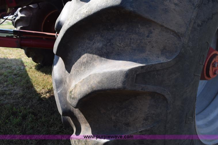 image for item L5817 1981 Massey-Ferguson 860 combine