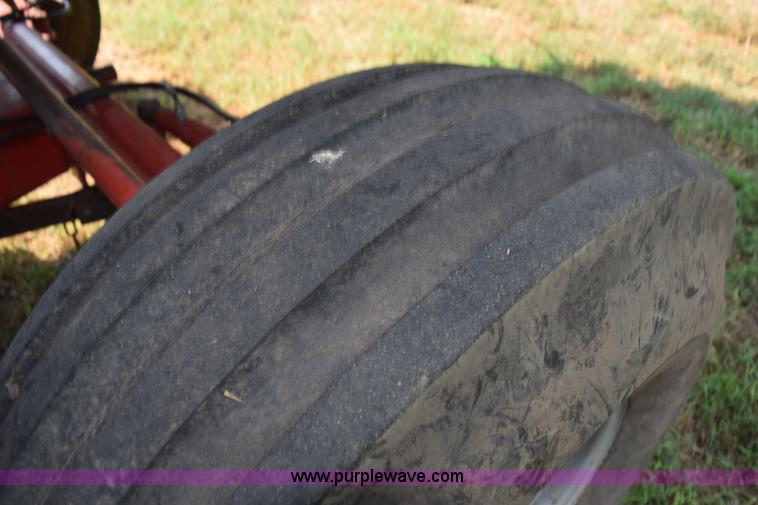 image for item L5817 1981 Massey-Ferguson 860 combine