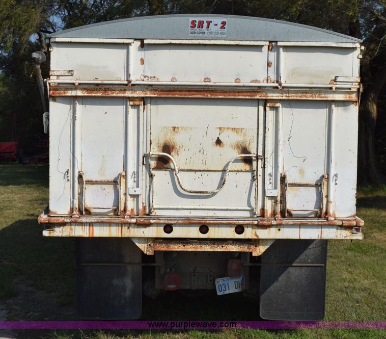 image for item L5818 1973 Ford 850 grain truck