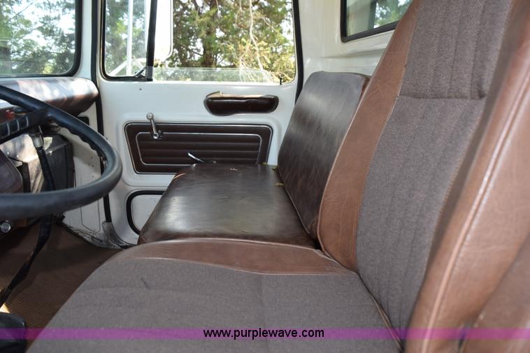 image for item L5818 1973 Ford 850 grain truck